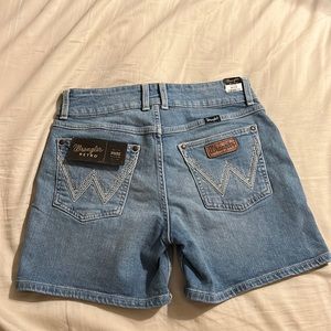 Wrangler Retro Mae Denim Shorts Size 28 Avg NWT